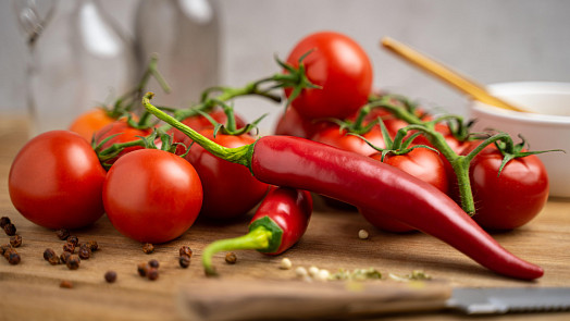 Papriky a rajčata v květináčích: S jakými klady a zápory pěstování  bychom měli počítat