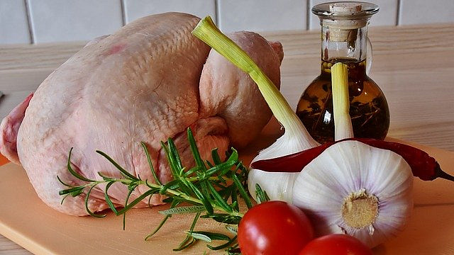 Uchování masa v lednici: Jak na to, aby maso vydrželo a zbytečně se nezkazilo