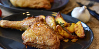 Šťavnatá pečená kuřecí stehna: Není jednodušší přípravy masa v troubě. Poradíme vám, jak na to