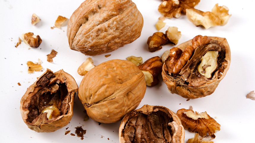 Jak rozlouskat ořechové skořápky. Naučíme vás 8 triků