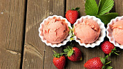 Zmrzlina je ideálním sladkým a osvěžujícím dezertem do teplého letního počasí
