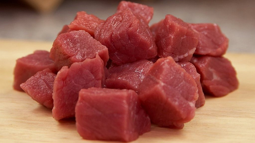 Jak zavařit maso? Poradíme 3 způsoby, jak konzervovat syrové, dušené nebo pečené