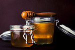 Med je skvělý do čaje či na chleba, ale i třeba k pečení masa a cukroví