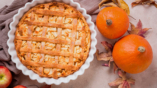 Jak upéct podzimní dýňový koláč? Základem je křehké těsto s náplní z dýně a jablek