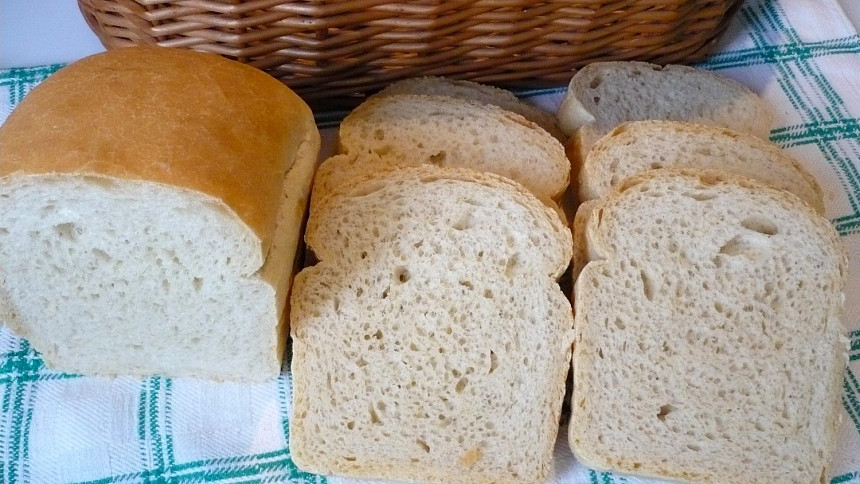 Jak tvarovat a v čem péct toustový chléb