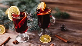 Vyrobte si domácí sirup na svařák: Vyluhované koření v sirupu ho báječně dochutí Vyrobte si domácí sirup na svařák: Vyluhované koření v sirupu ho báječně dochutí