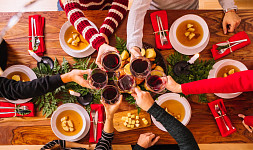 Tradiční pokrmy na vánočním stole: Milujeme rybí polévku, kapra se salátem a vánočku
