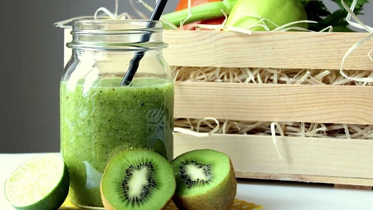 Chyby při přípravě smoothie: Používejte čerstvé suroviny a zbytečně nedoslazujte