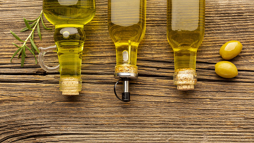 Tuky a oleje v kuchyni: Poradíme, které použít ke smažení a které raději do salátů