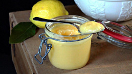 Lemon curd: Osvěžující citrónový krém připravíte podle videa