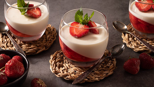 Jak připravit panna cottu z kokosového mléka? Lehký dezert je hotový za pár minut