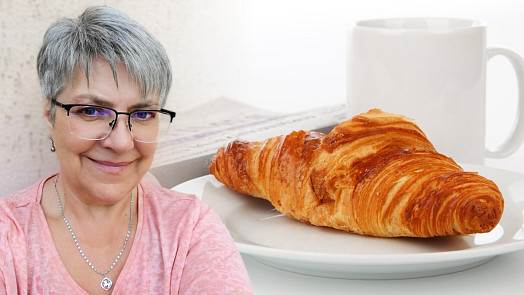 Croissant je máslový rohlík z kynutého těsta: Jeho předností je nadýchanost a křehkost