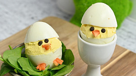 Velikonoční kuřátka z vajec ozdobí váš domov. Vyzkoušejte je podle videonávodu