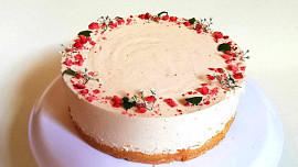 16 receptů na nepečené cheesecaky: Ochutnejte báječné smetanové dezerty