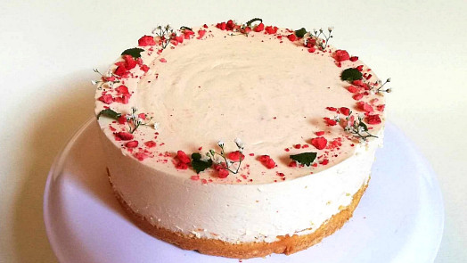 16 receptů na nepečené cheesecaky: Ochutnejte báječné smetanové dezerty