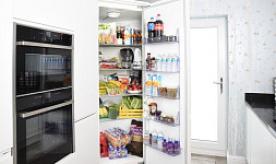 Jak uspořádat potraviny v lednici co nejlépe, aby vydržely déle čerstvé
