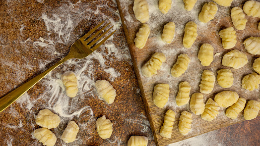 Domácí bramborové gnocchi uvařte podle videonávodu. Naprosto předčí ty kupované