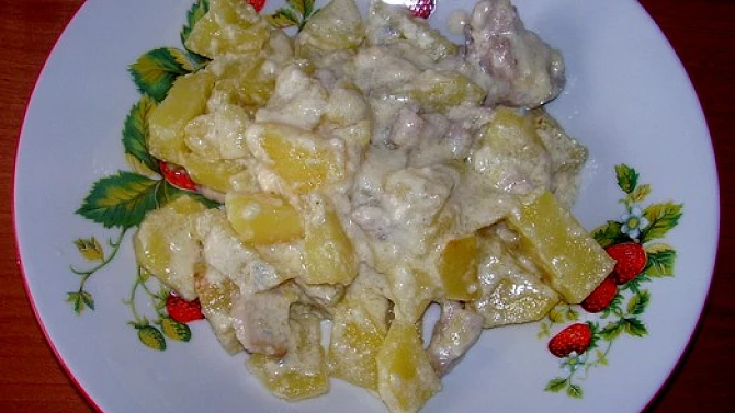 Zapečené maso s nivovo-smetanovými brambory
