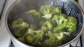 Brokolicové placičky, Brokoli v páře