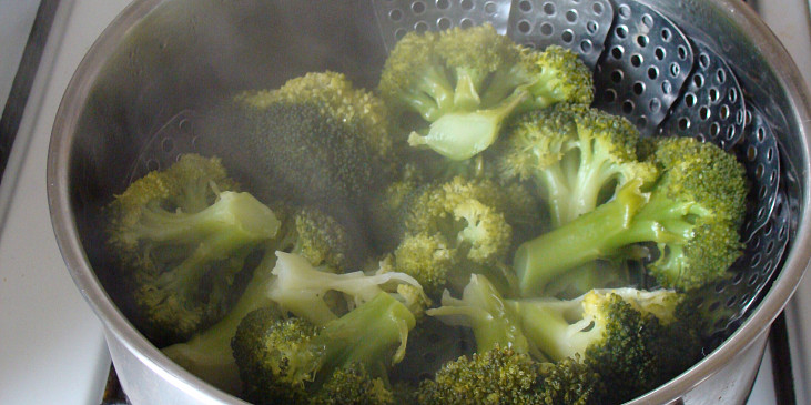 Brokolicové placičky (Brokoli v páře)