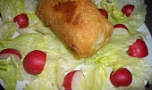 Burek ( burek s ledovým salátem a ředkvičkami)