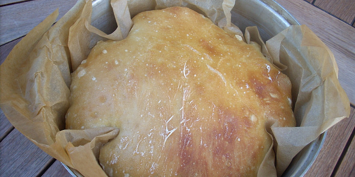 Chleba s křupavou kůrkou (Chleba v pečícím papíru)