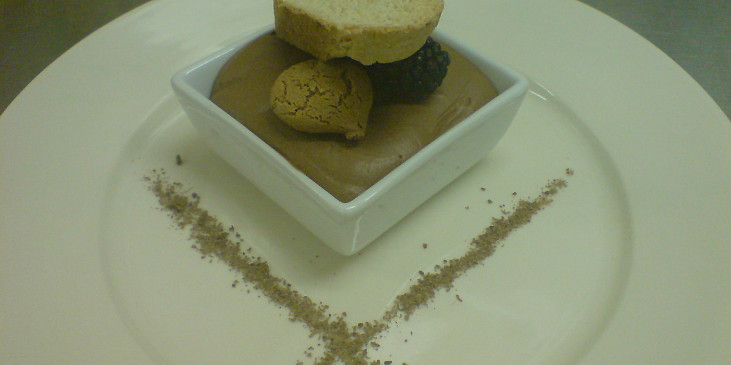 Čokoládová pěna/ Chocolate mousse/ Mousse aux chocolat