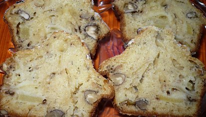 Jablečné muffiny s ořechy, Na řezu.