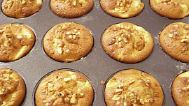 Jablečné muffiny s ořechy
