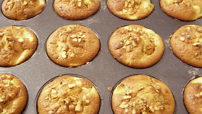Jablečné muffiny s ořechy