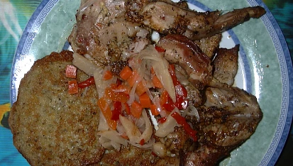 Králík pečený na bůčku s bramboráčky, Králík s bramboráčky