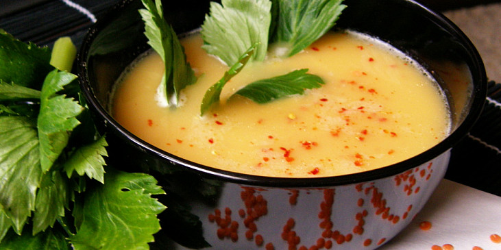 Krémová  polévka z červené čočky