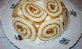 Lehký tvarohový dortík (Koupená piškotová roláda, tvaroh a smetanový pudink,proložené banánem.)