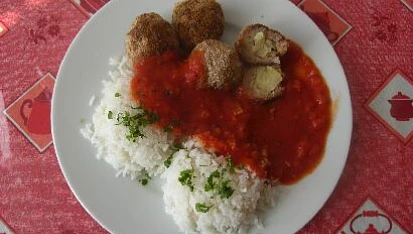 Masové kuličky plněné ananasem s rajčatovou omáčkou, Kuličky s ananasem