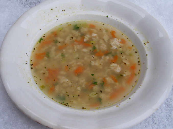 Nepravá mozečková polévka, s nastrouhanou mrkví 