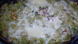 Nudle zapečené s brokolicí a mozzarellou