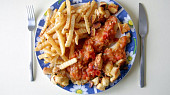 Pangas s česnekovými rajčaty a krutony (Pangas s česnekovými rajčaty a krustou)