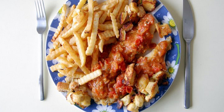 Pangas s česnekovými rajčaty a krutony (Pangas s česnekovými rajčaty a krustou)