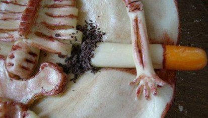 Popelník s kostlivcem - ten jsem dělala pro brášku, detailík