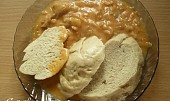 Segedínský guláš, knedla je experiment z chlebovej muky ;o)