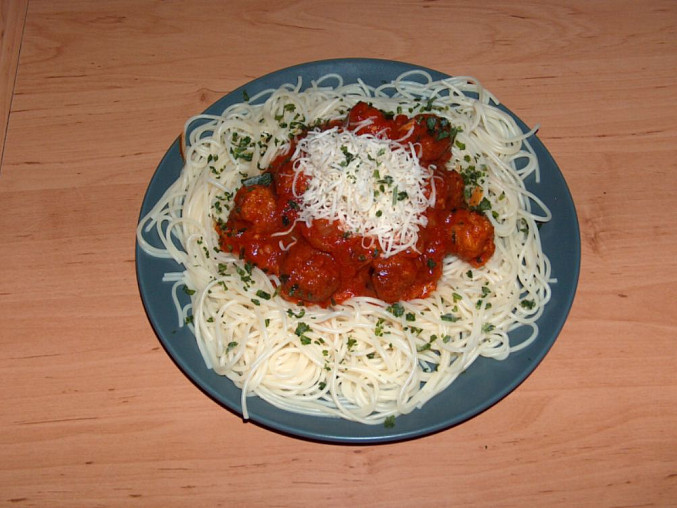 Špagety s masovými kuličkami, Špagety s masovými kuličkami