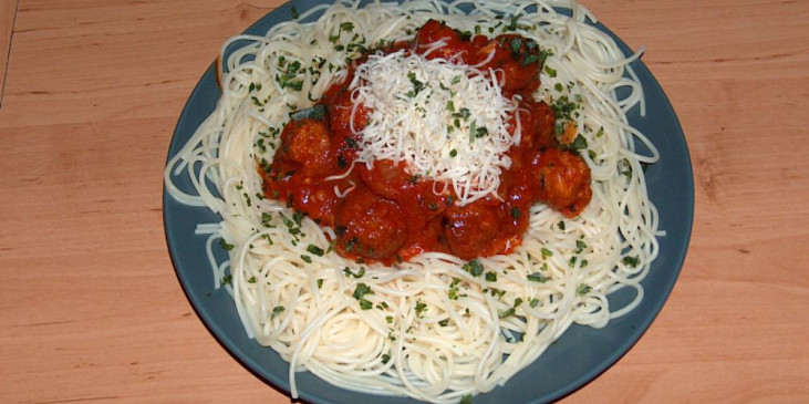 Špagety s masovými kuličkami (Špagety s masovými kuličkami)