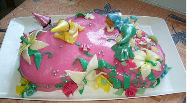 Srdíčkový dort s vílami (jiný pohled)