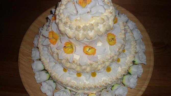 Svatební dort třípatrový - domácí, Svatební dort třípatrový