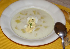 Sýrová polévka s vejcem