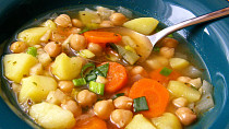 Zeleninová polévka s cizrnou