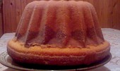 Bábovka s vaječným likérem (Ještě celá)