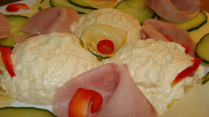 Česnekovo-sýrová pomazánka, Česneková pomazánka