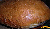 Cibulový chléb (Peču cibulový už moc dlouho, občas i v troubě, jako tento. Jen opět s živým droždím a 2 lžičkama soli, potřený je rozšlehaným vejcem. Úžasně voní.)