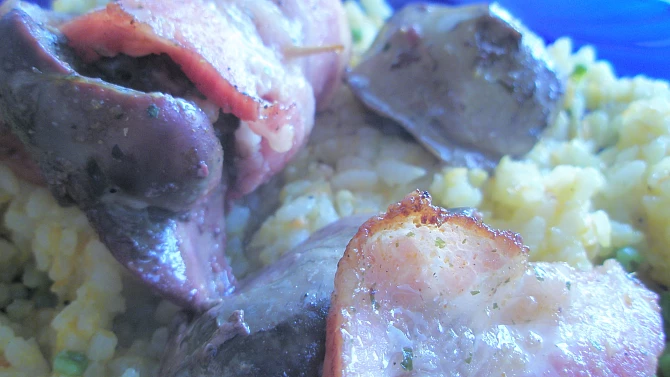 Drůbeží jatýrka ve slanině